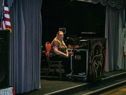 BB 04 HARD WORKING LIZ